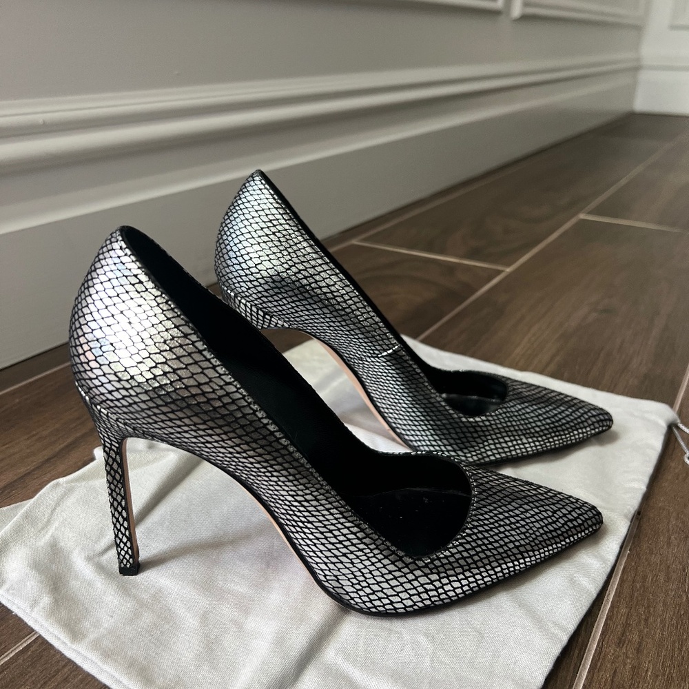 Manolo Blahnik Silver/Black pumps